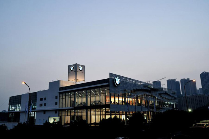 1479262968334860.jpg 重慶華廷機(jī)動(dòng)車交易市場(chǎng)有限公司重慶寶創(chuàng)寶馬5S店l.jpg