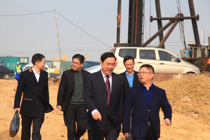 9-趙振元在宗春成、王毅勃、季超、張凱軍等同志的陪同下前往十一科技長鑫項(xiàng)目部視察.jpg