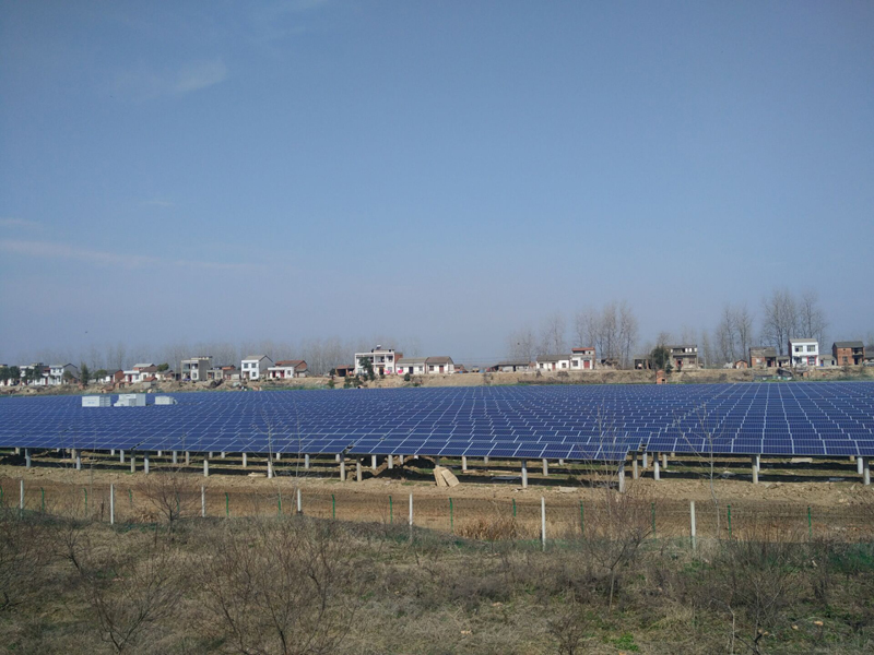 1499133629108648.jpg 中國核工業(yè)二三建設(shè)有限公司仙桃市楊林尾鎮(zhèn)20MW分布式農(nóng)光互補(bǔ)設(shè)施農(nóng)業(yè)光伏項(xiàng)目.jpg